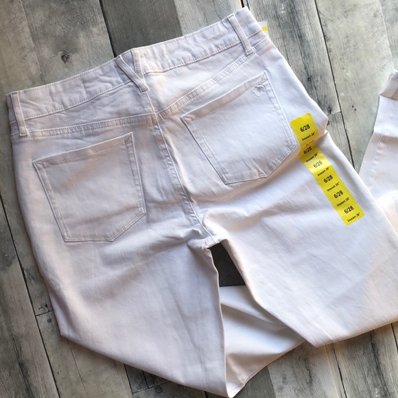 Jessica Simpson Relaxed Skinny Jeans - Picture 6 of 7